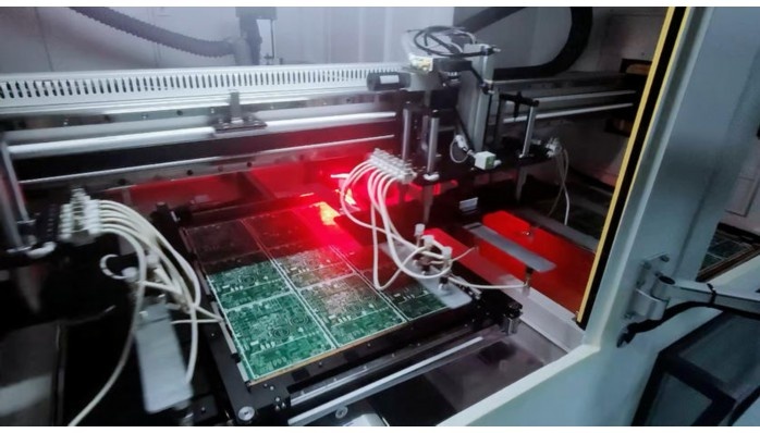 可定制PCB打標(biāo)機(jī)廠(chǎng)家：為電子制造業(yè)提供精準(zhǔn)標(biāo)識(shí)解決方案