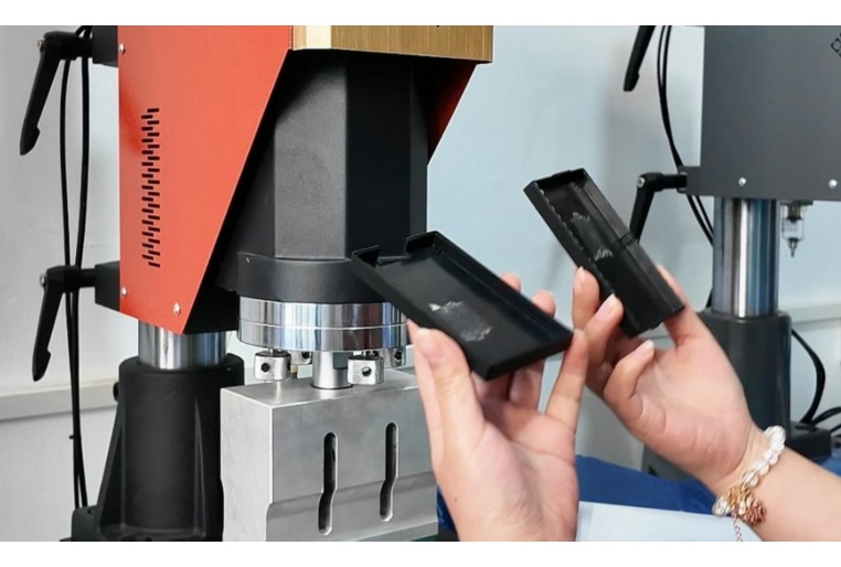 塑料激光焊接機(jī)CCD定位版報(bào)價(jià)：全面指南與常見(jiàn)問(wèn)題解答