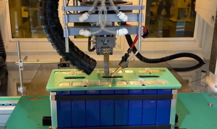 電池激光焊接機(jī)應(yīng)用于方形電池模組