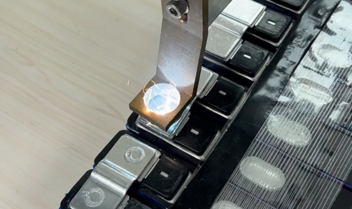 精密電池激光焊接機售后服務(wù)政策