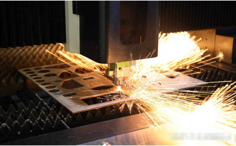 小幅面激光切割機在醫(yī)療器械零件微加工的優(yōu)勢