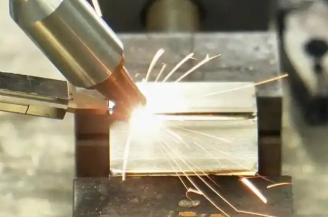 光纖激光焊接機在新能源電池焊接的改造實錄